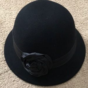 Felt hat. Excellent condition. Never been warn.